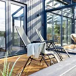 Huvilat Eden - Design-sea-pool-sauna
