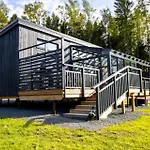 Huvilat Eden - Design-sea-pool-sauna Kemiönsaari